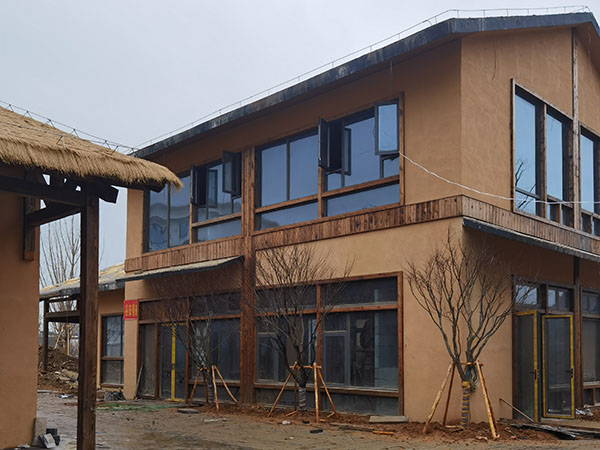 上饶婺源酒吧街门窗工程